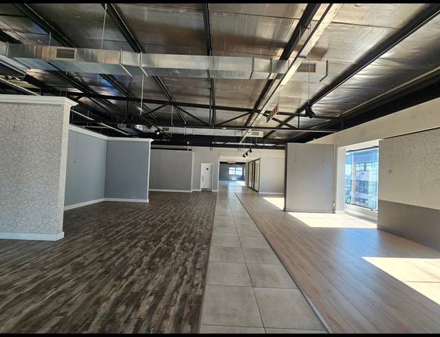 768M² SHOWROOM TO LET IN KRAMERVILLE